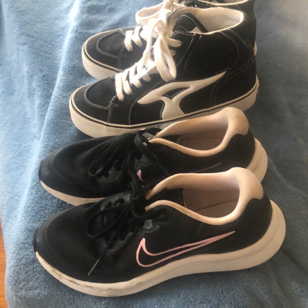 2 Pairs of Black Gym Shoes, Youth Size 4 , Nike & Airwalk,